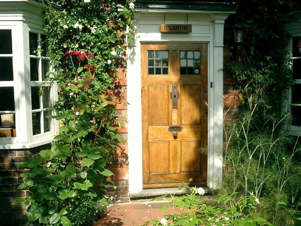 Iolanthe Bed & Breakfast London