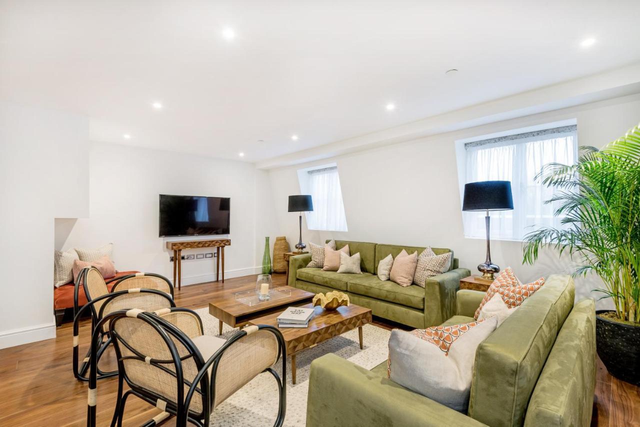 Buckingham & Lloyds Aparthotel