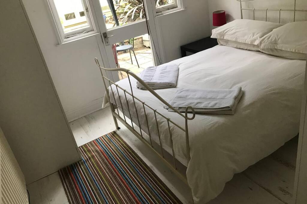 2 Bed Lovely Garden Flat Nr Wandsworth Common London