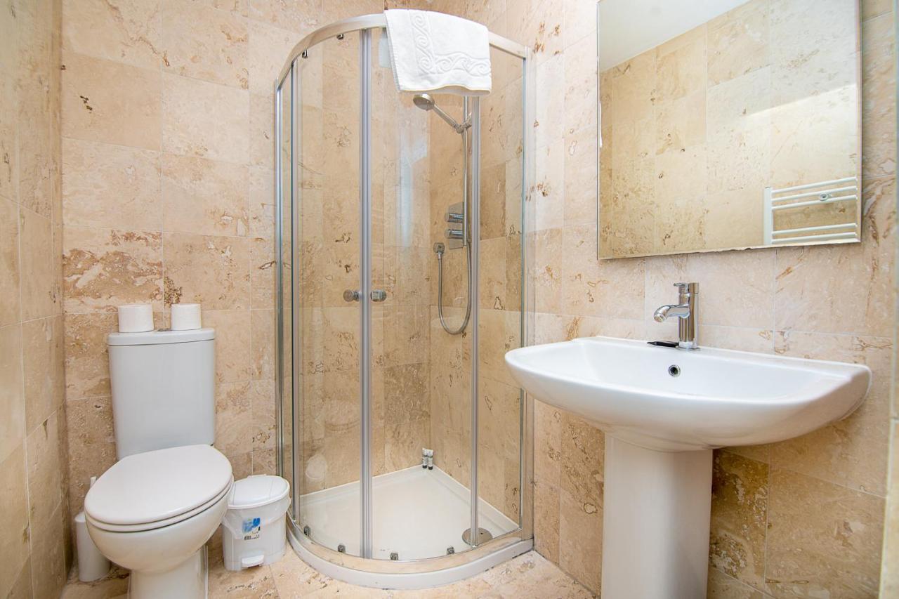 Modern 1 Bed Flat In Holborn, For Up To 2 People - With Free Wifi Apartment *