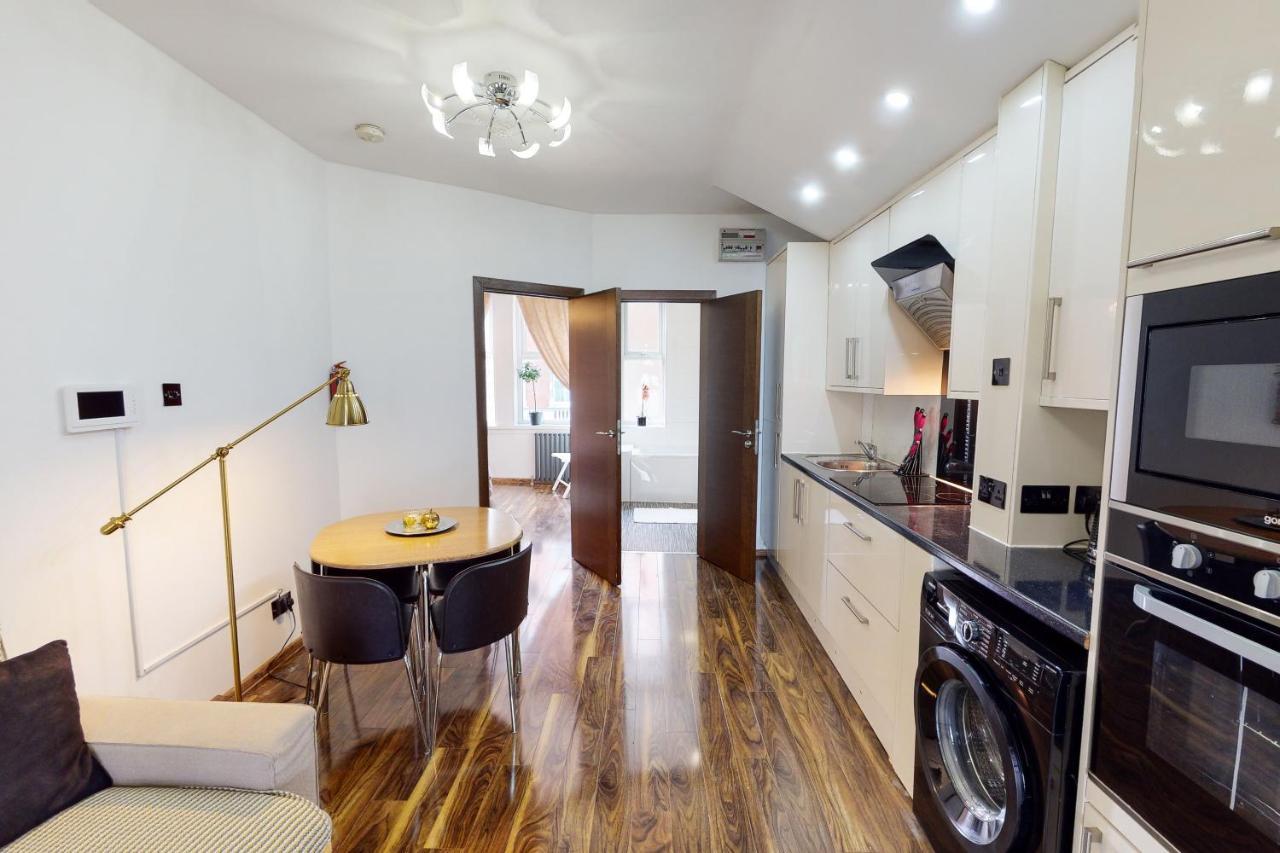 Modern 2 Bed Flat In Paddington Near Hyde Park For Up To 4 People Apartment *