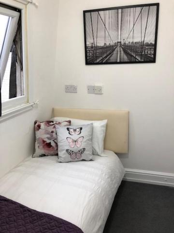Lord Merit Guest In King's Cross St Pancras * London