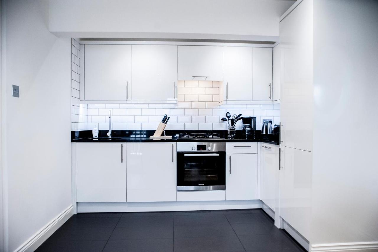Unique 2bed/2bath - Top Floor - Private Balcony Appartamento
