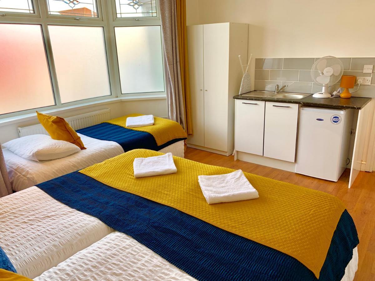 Spacious 2 Bedrooms 2 Baths With Garden And Parking Lejlighed