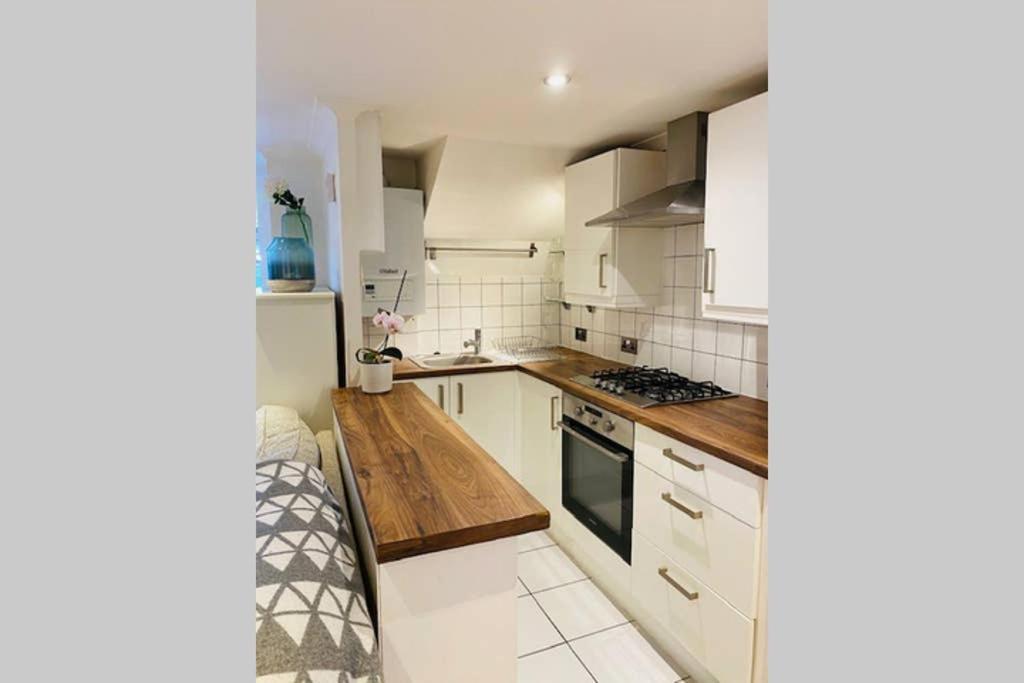 Lejlighed Stunning, Stylish Garden Flat In The Heart Of Wimbledon *