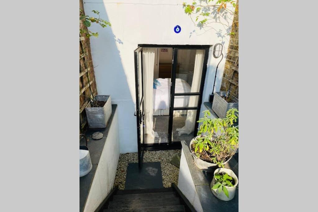 Stunning, Stylish Garden Flat In The Heart Of Wimbledon Lejlighed London