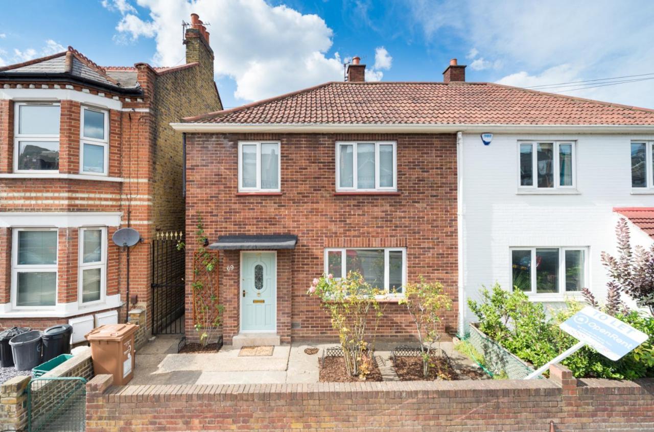 Pensionat Tdm Bachelot Lettings Ltd 3*