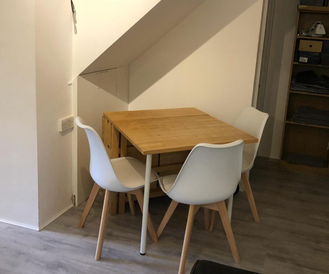 Privat overnatting Double With Private Bathroom In A 2-bedrooms House *