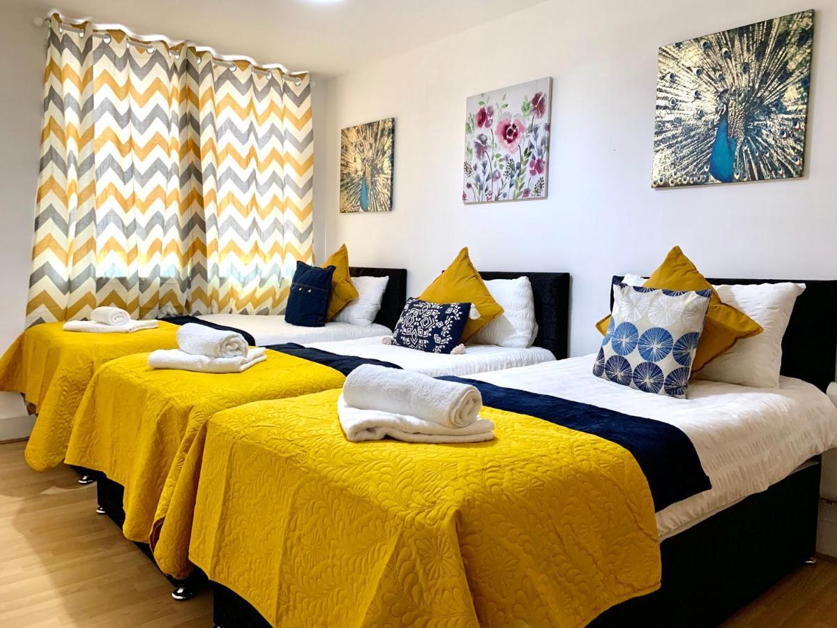 2 Bedrooms, Seperate Recption, Full Kitchen, Free Parking