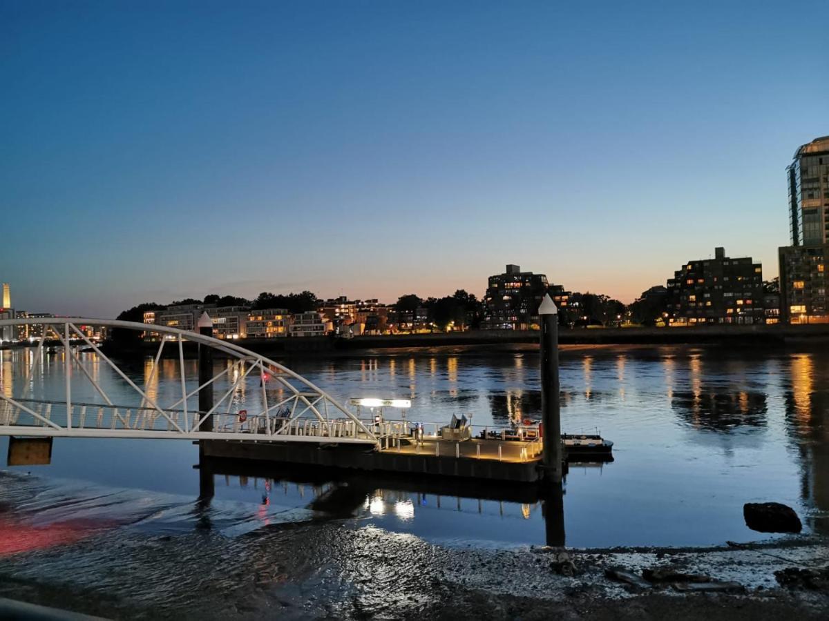 Riverside Balcony Apartments, 10 Minutes From Oxford Circus London