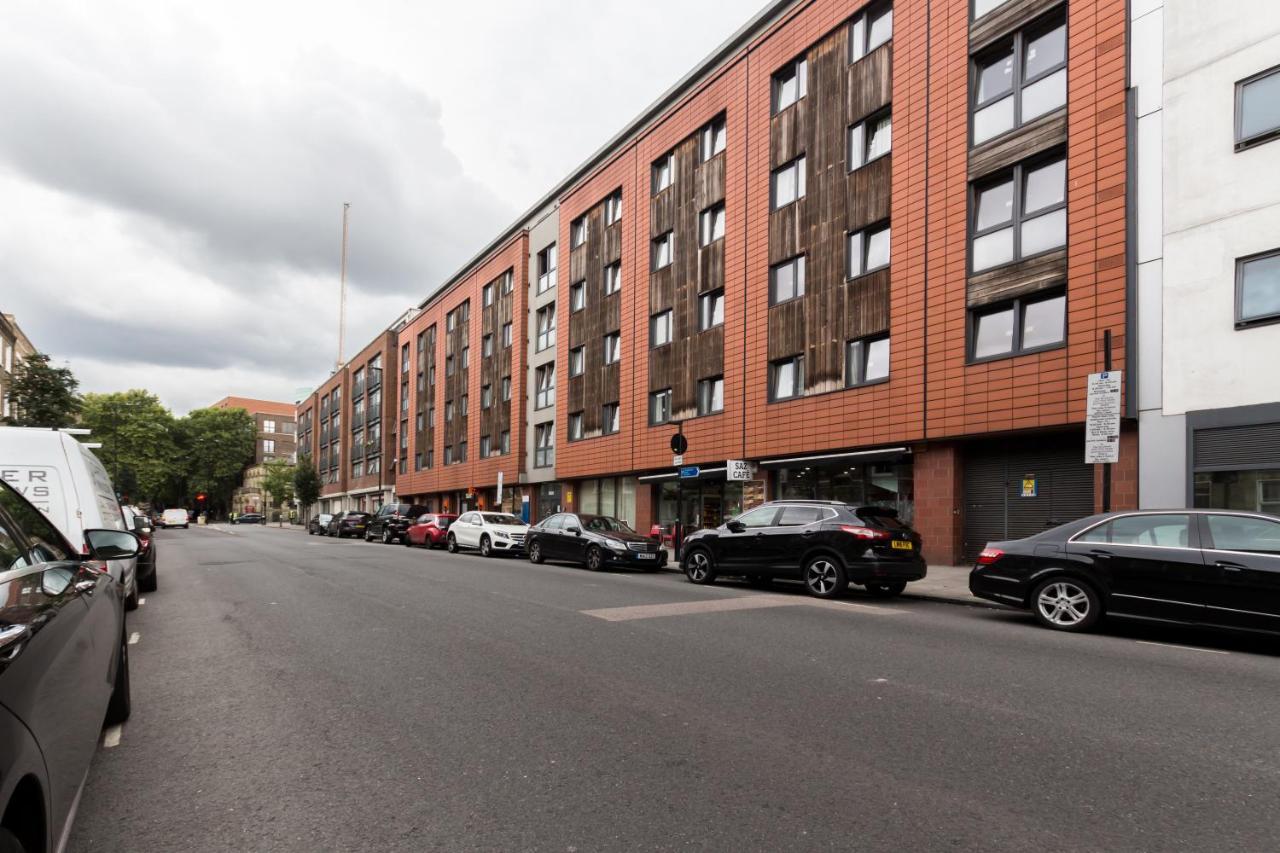 Apartment Caledonian - Bright One-bedroom With Private Decked Garden