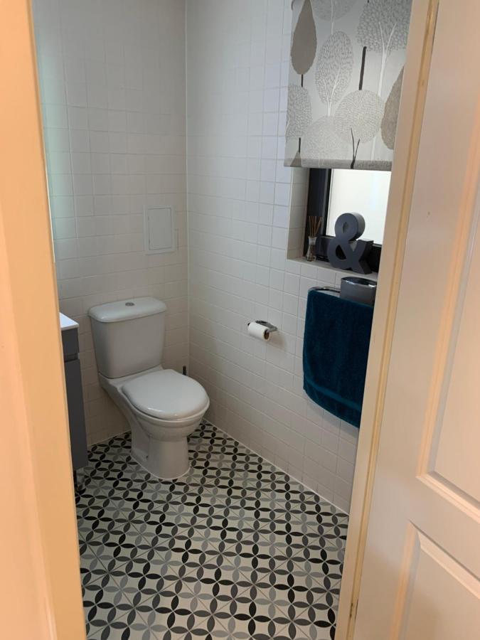 Apartment Beautiful, Secure, 2-bedroom Canal-side *