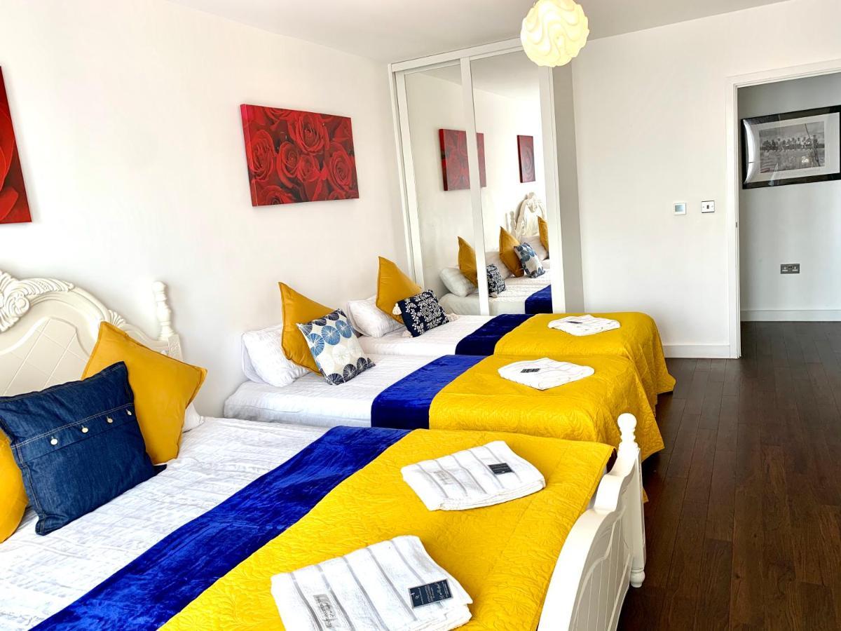 2-bedrooms Apartment, Lounge, Balcony Appartement Londen