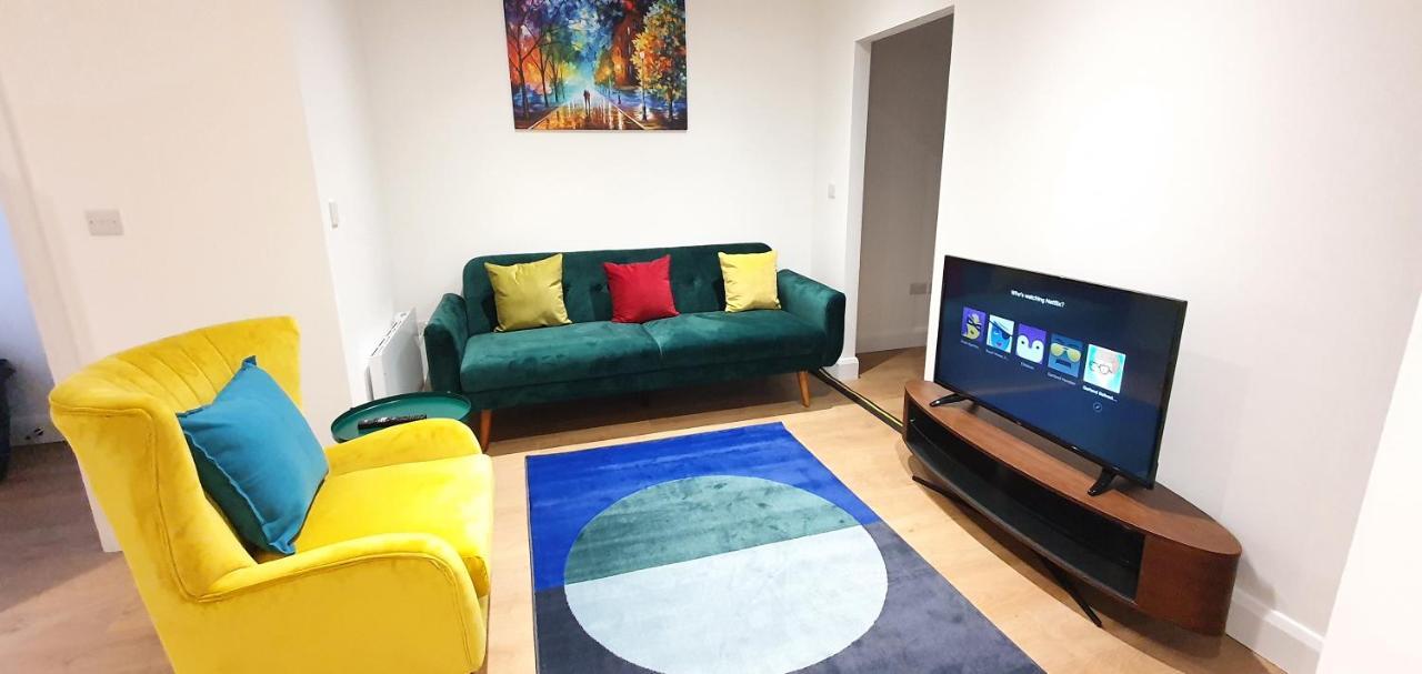 Garland Stylish 2 In Greater Appartement Londen