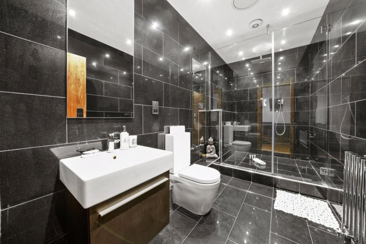 Apartment Arcore Premium Rental Shaftesbury Avenue London
