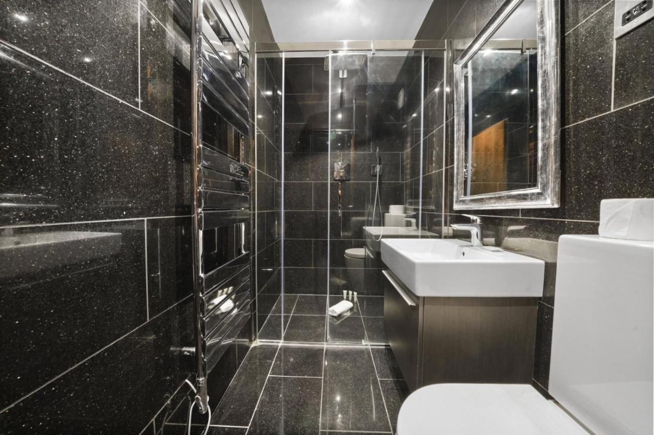 Arcore Premium Rental Shaftesbury Avenue
