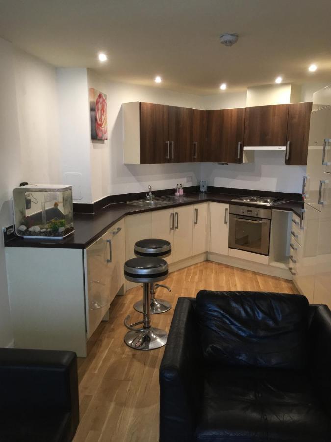 1 Bed Near Canary Wharf Centre * Londra