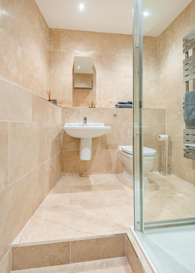 Arcore Premium Rental Shaftesbury Avenue Apartment London