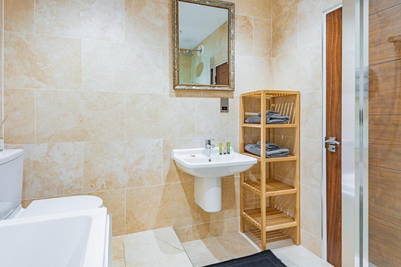 Arcore Premium Rental Shaftesbury Avenue Apartment *
