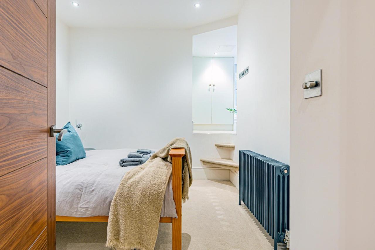 Apartment Arcore Premium Rental Shaftesbury Avenue London