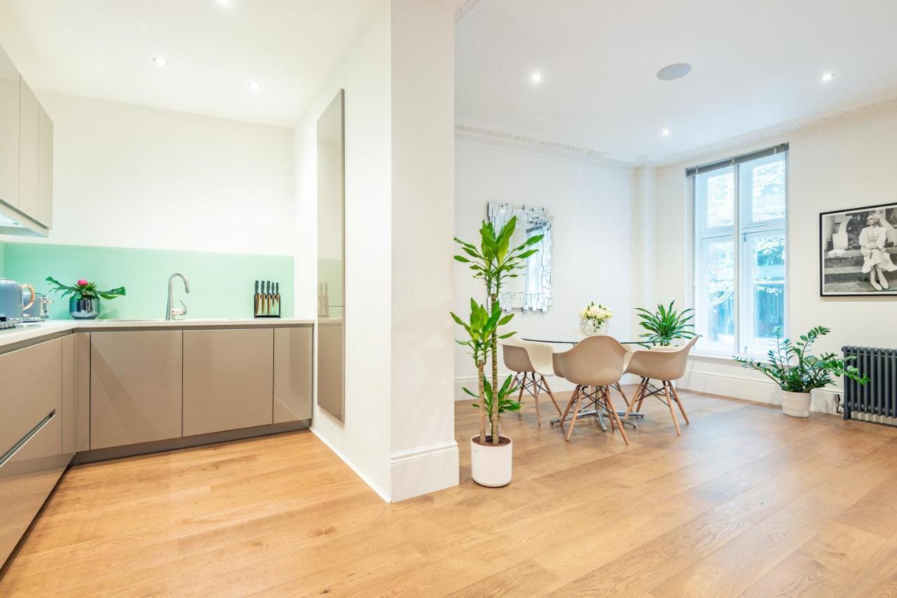 Arcore Premium Rental Shaftesbury Avenue Apartment London