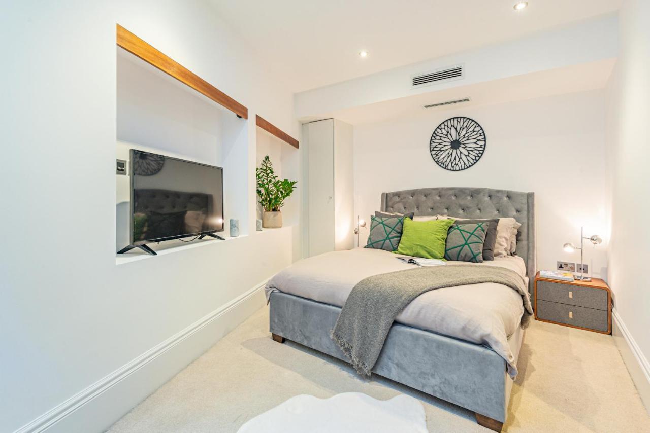 Arcore Premium Rental Shaftesbury Avenue London
