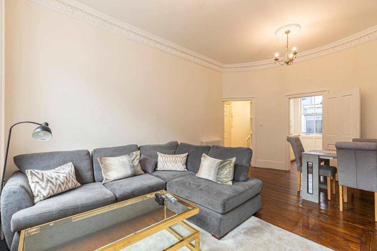 Apartment Altido Homely 2-bed Flat With Courtyard London