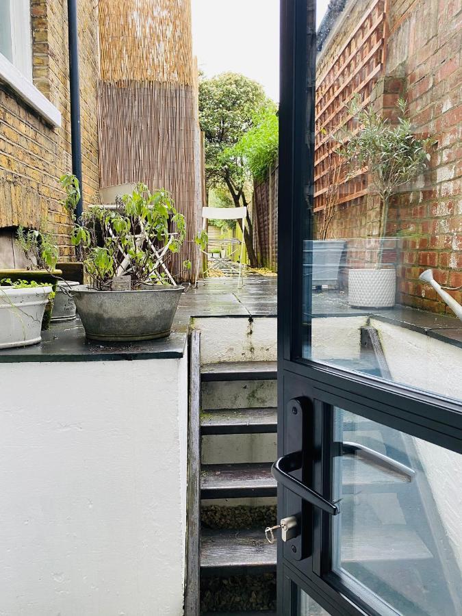 Lejlighed Stunning, Stylish Garden Flat In The Heart Of Wimbledon