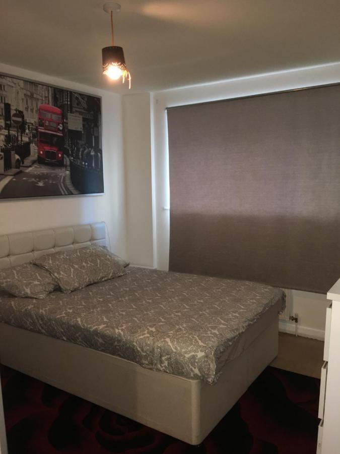 1 Bed Near Canary Wharf Centre Londra