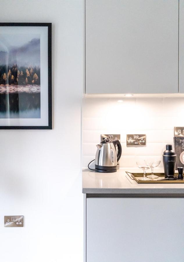 Contemporary Apartments, Wembley - Sk Londra