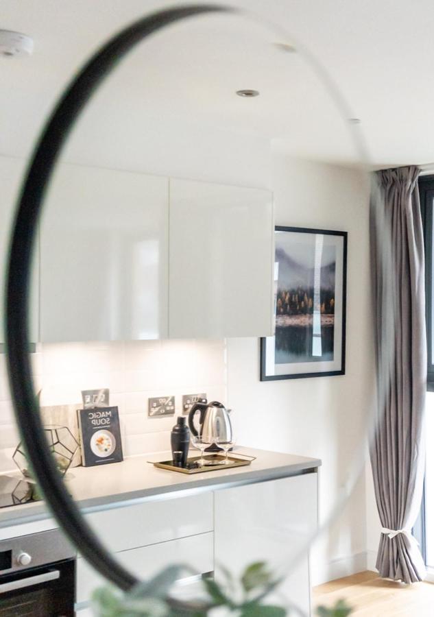Contemporary Apartments, Wembley - Sk Londra