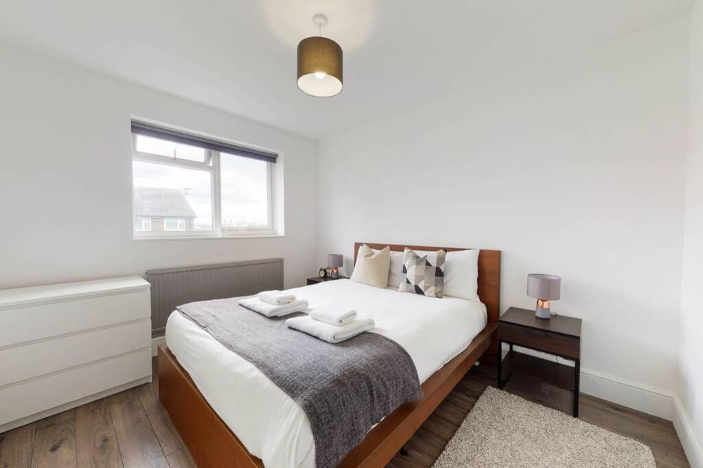 Leilighet Amazing 3 Bedroom Flat - 4mins To Tube Station London