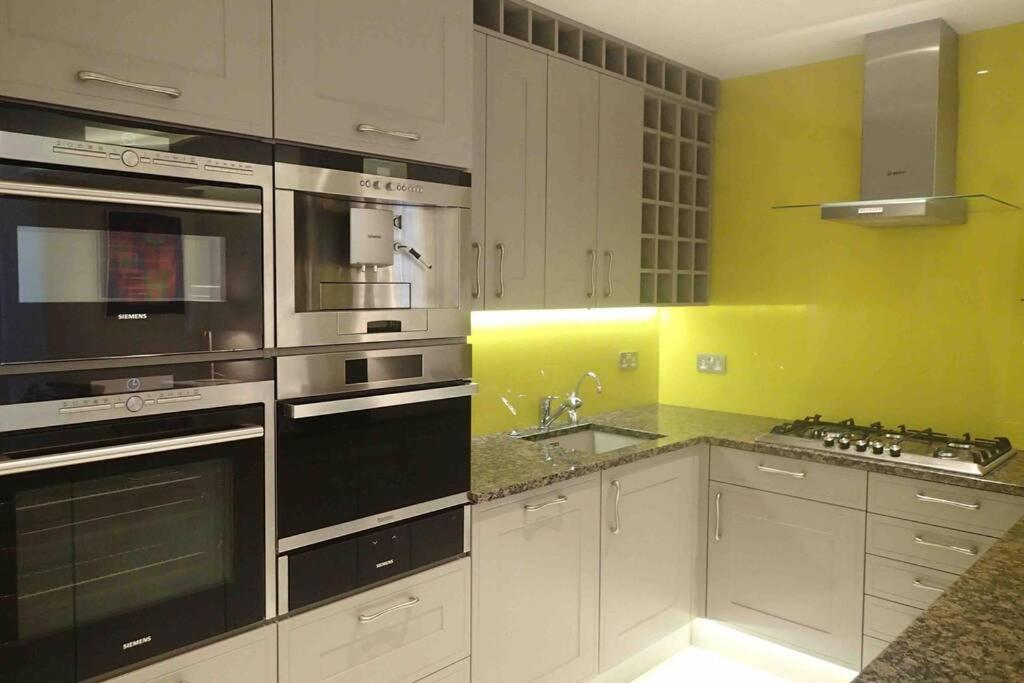 Marylebone Mayfair Hyde & Regents Park W1 * London