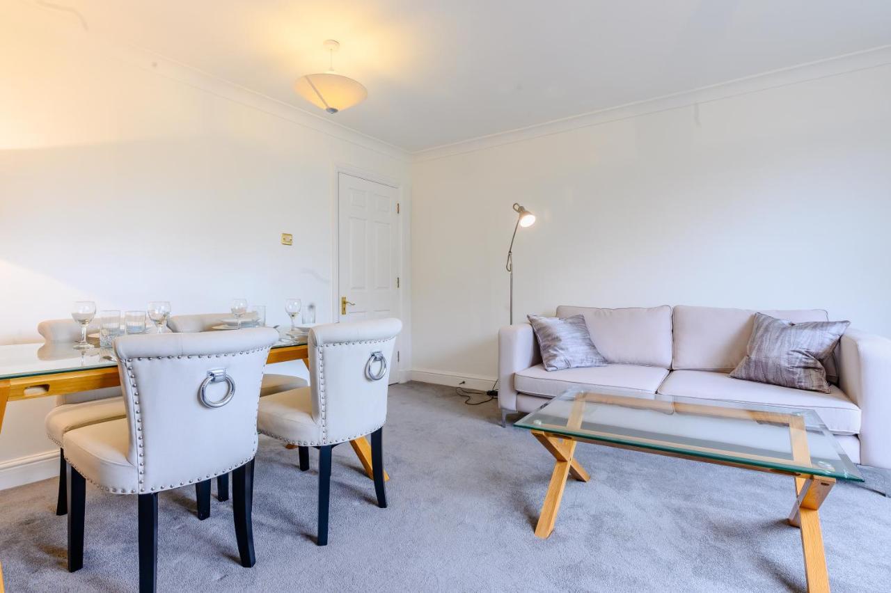 Apartment Somerset Court Kensington