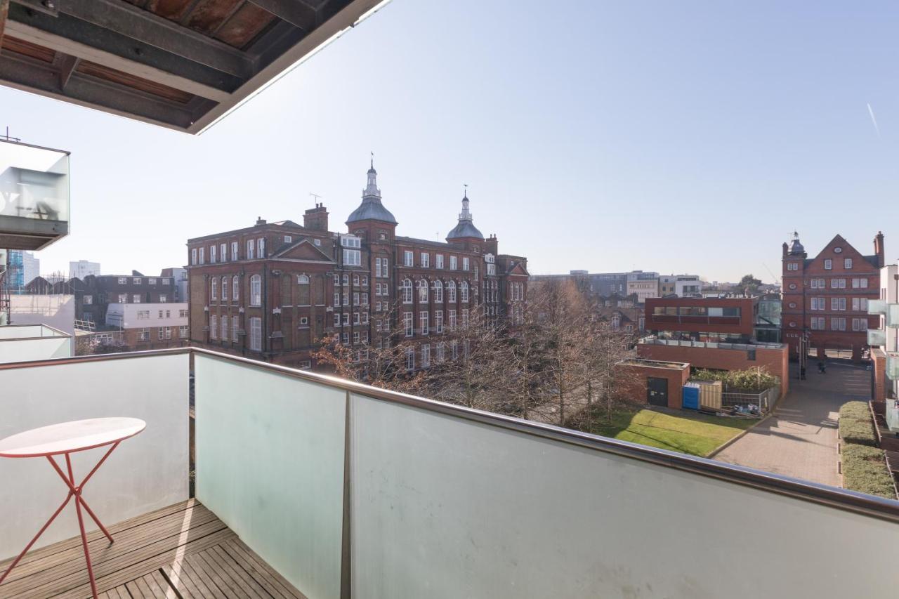 Lejlighed Luxury 2-bed Flat Parking And Close To The Tube London