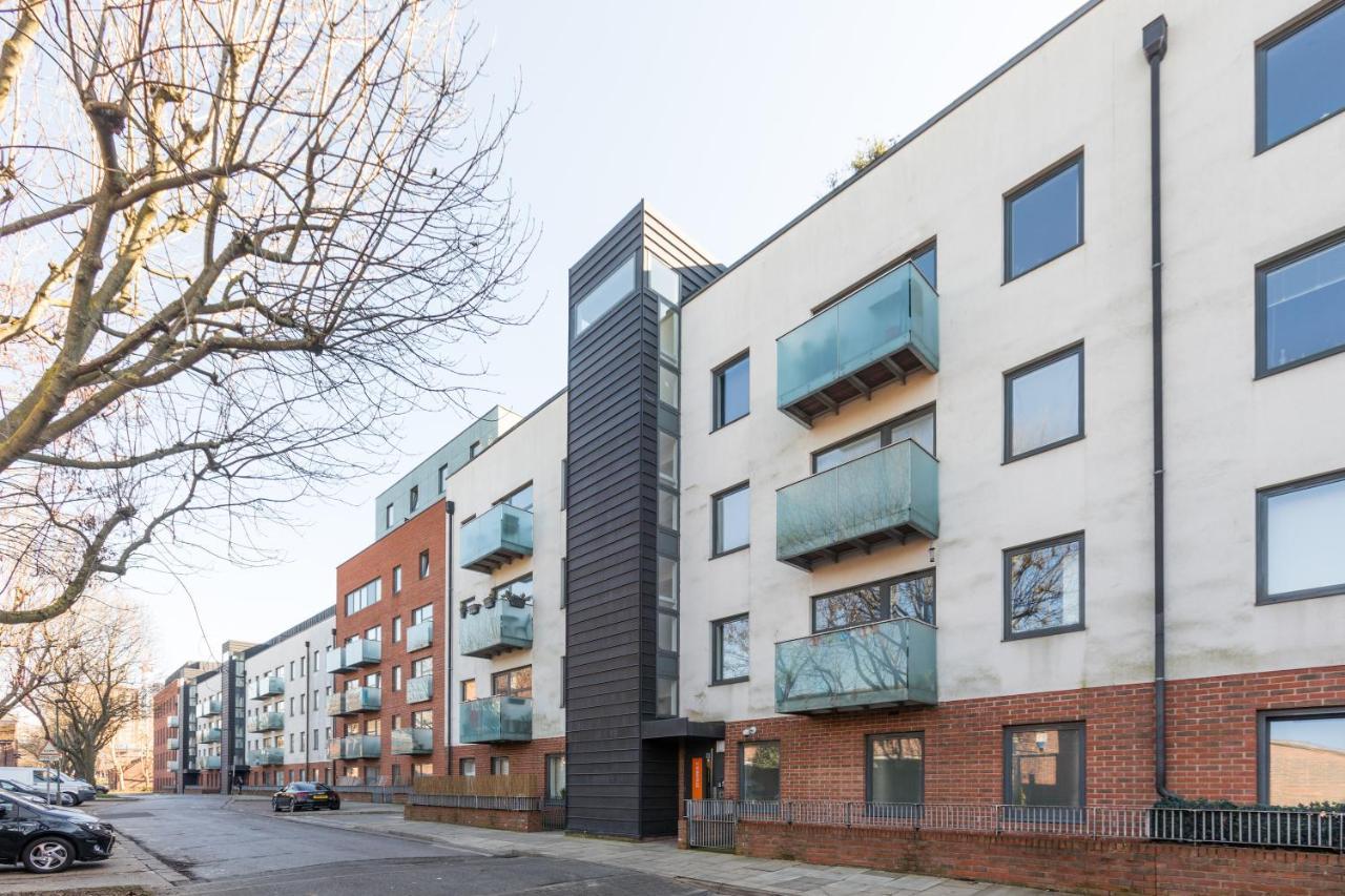 Luxury 2-bed Flat Parking And Close To The Tube Lejlighed *