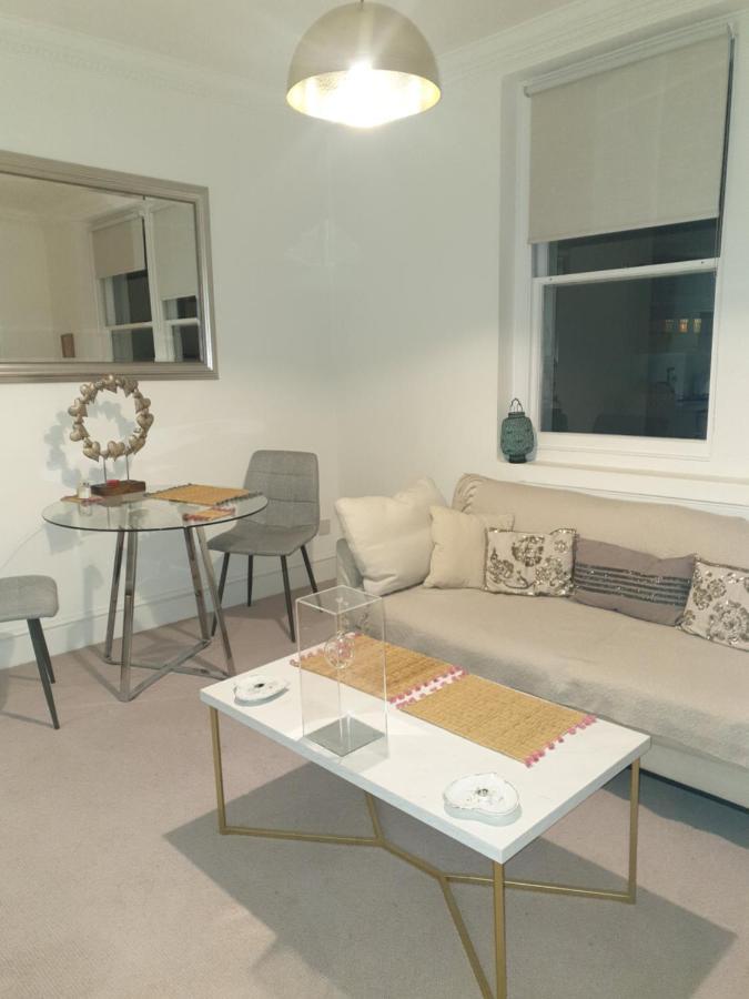 Beautiful One Bedroom Walking Distance To Paddington And Hyde Park *
