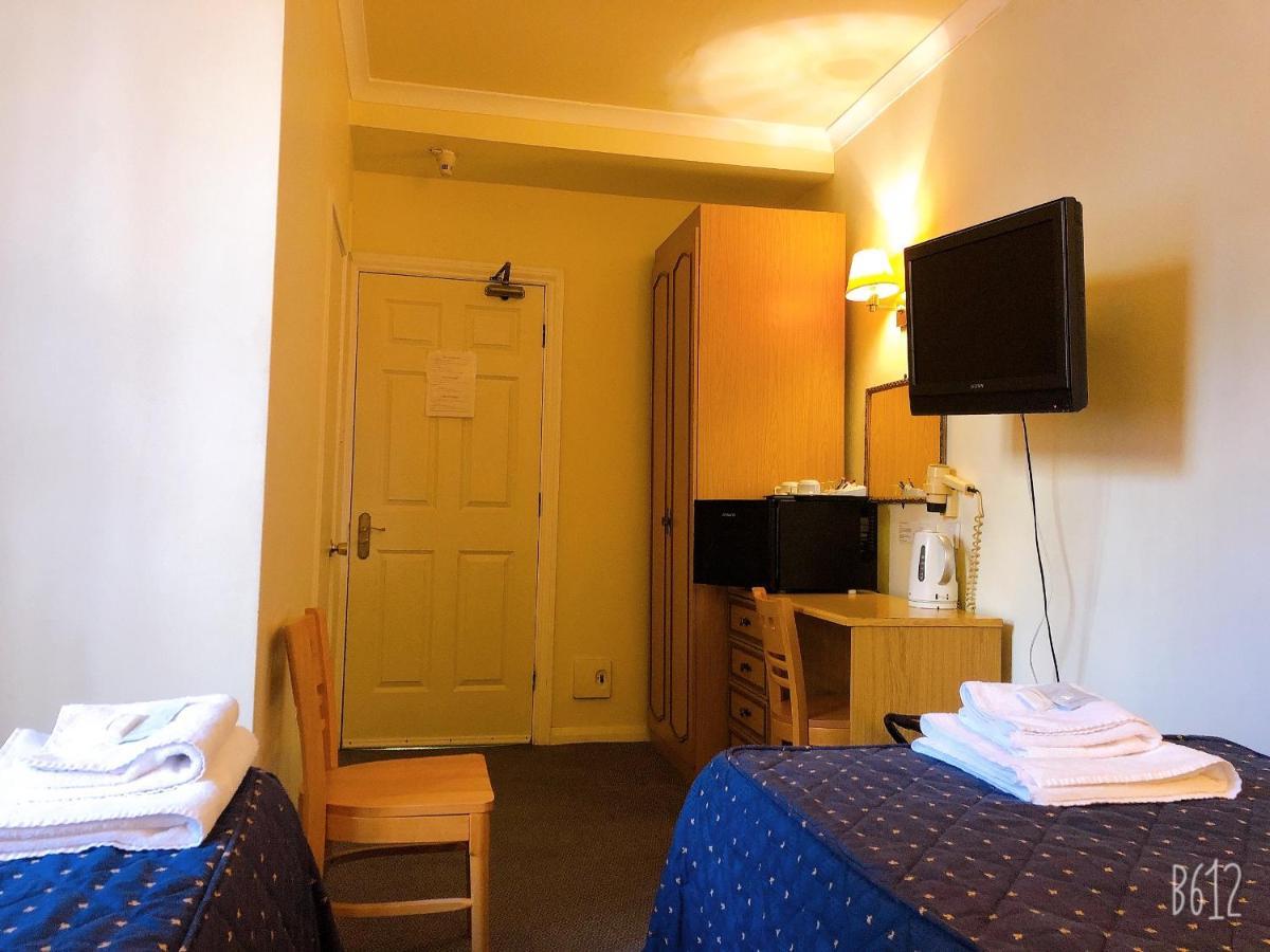 The Brompton Hotell 2*