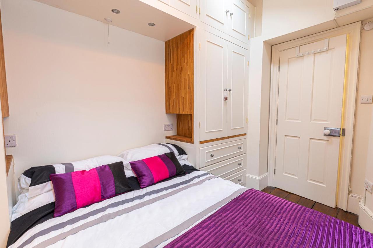 Apartment Altido Homely 2-bed Flat With Courtyard London
