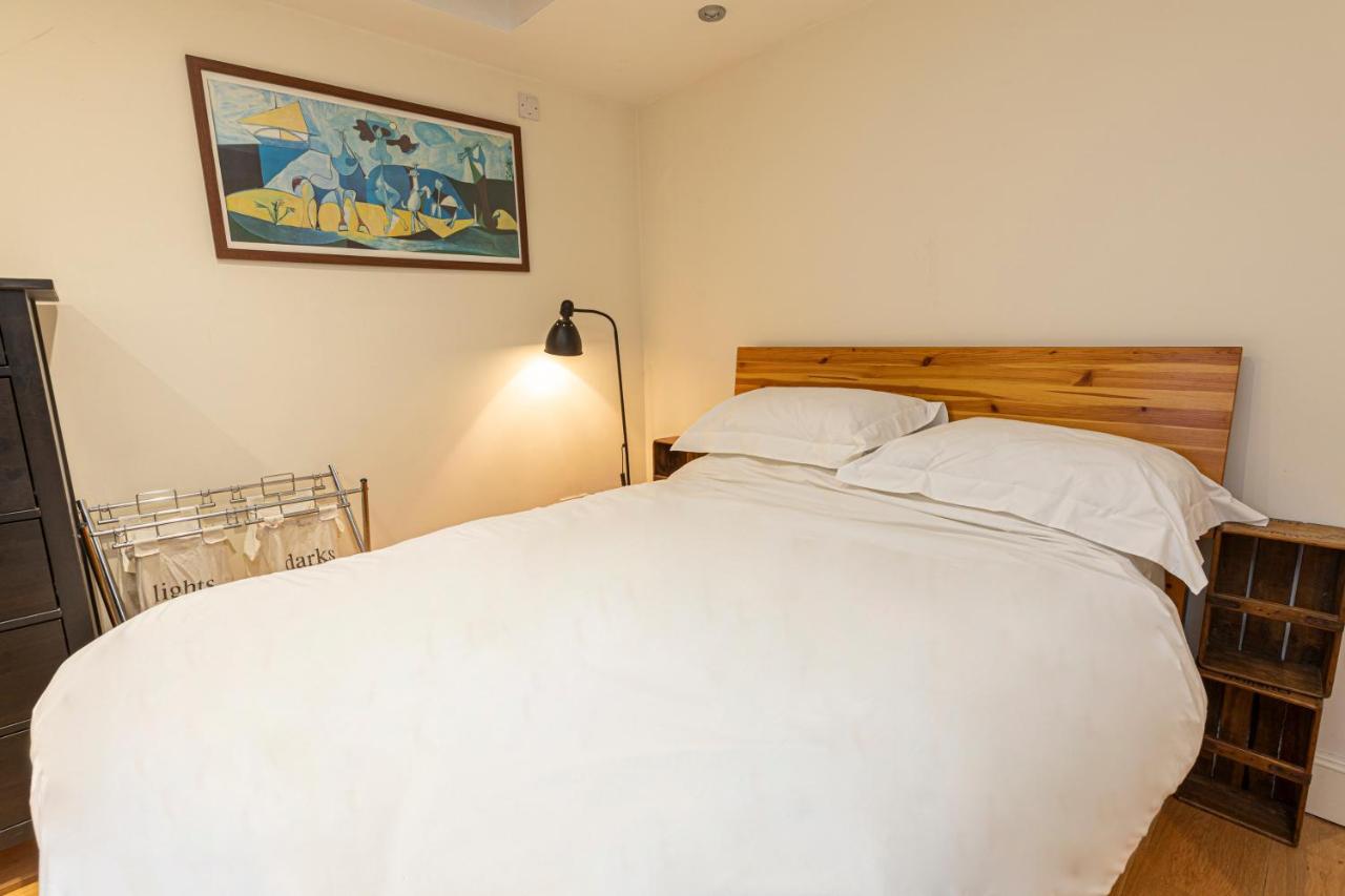 Altido Homely 2-bed Flat With Courtyard * London