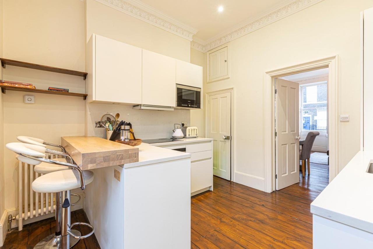 Altido Homely 2-bed Flat With Courtyard Apartment *