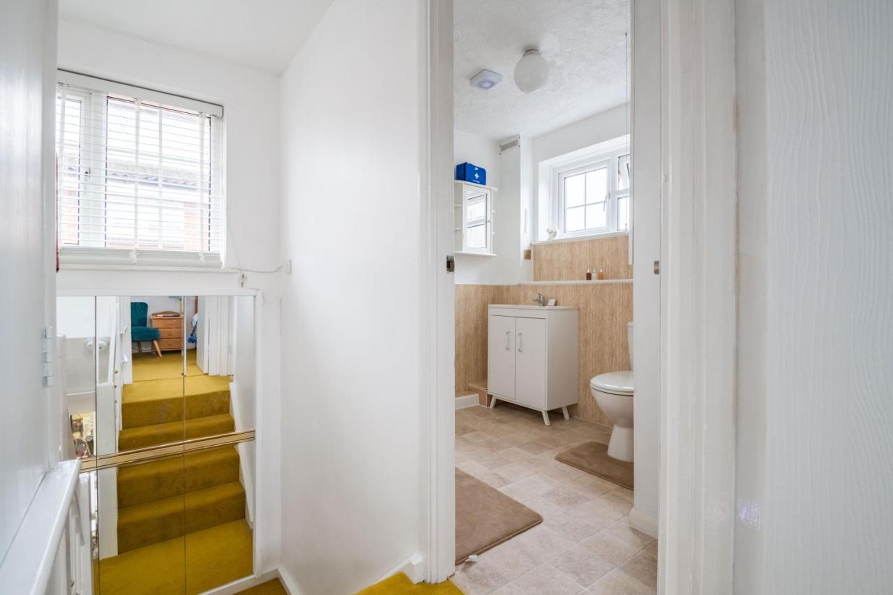 Appartamento Exclusive In Acton By Underthedoormat