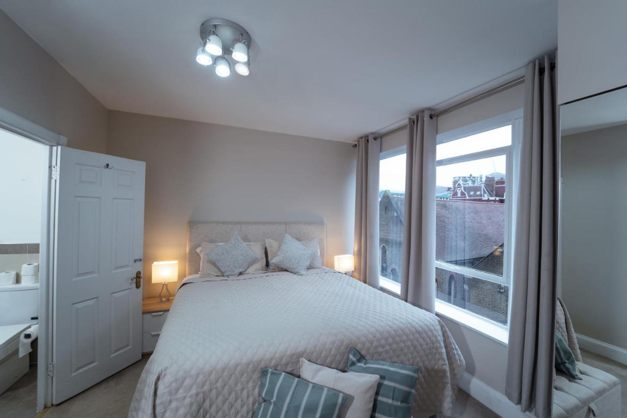 Park Lane Crawford Place Apartment *