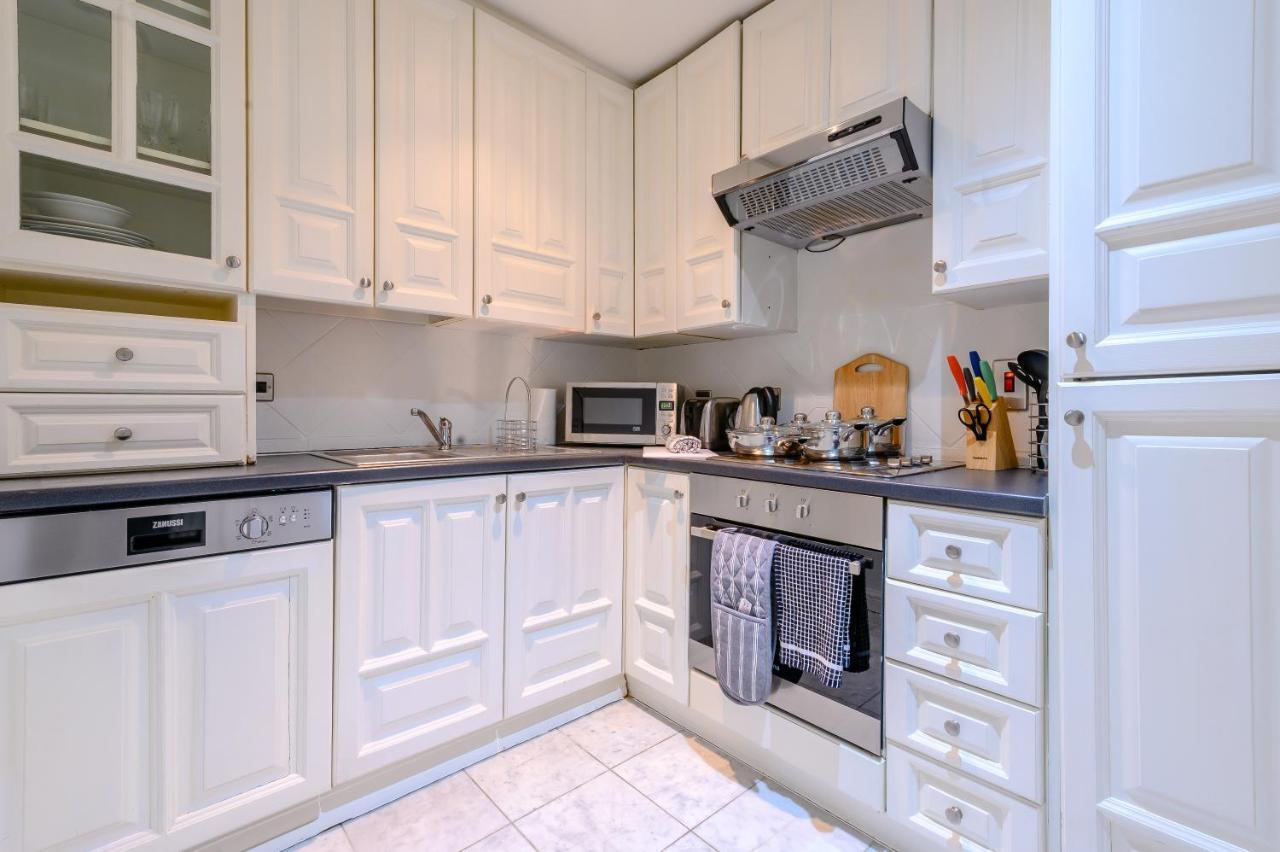 Somerset Court Kensington Apartment