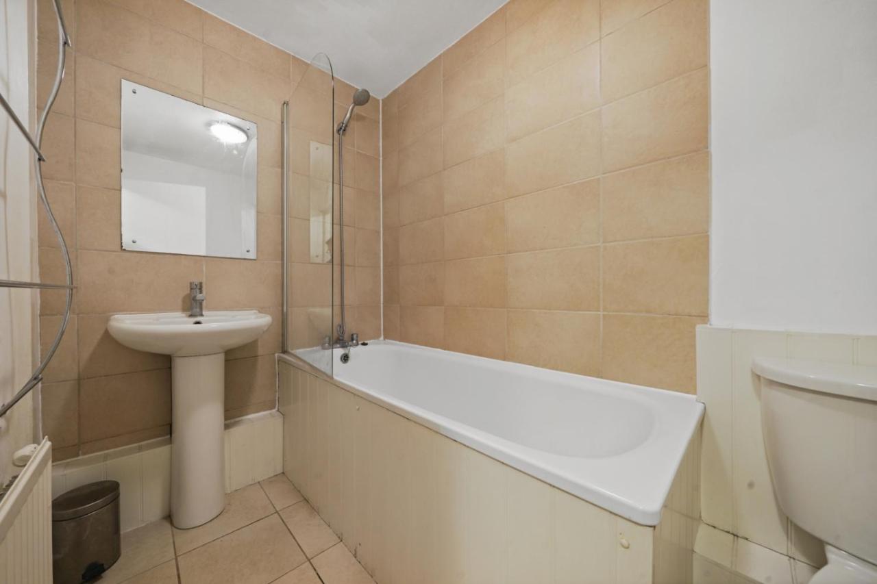 Bridge I Bed By Tower Bridge - Great Location Close To Transport Links Londra