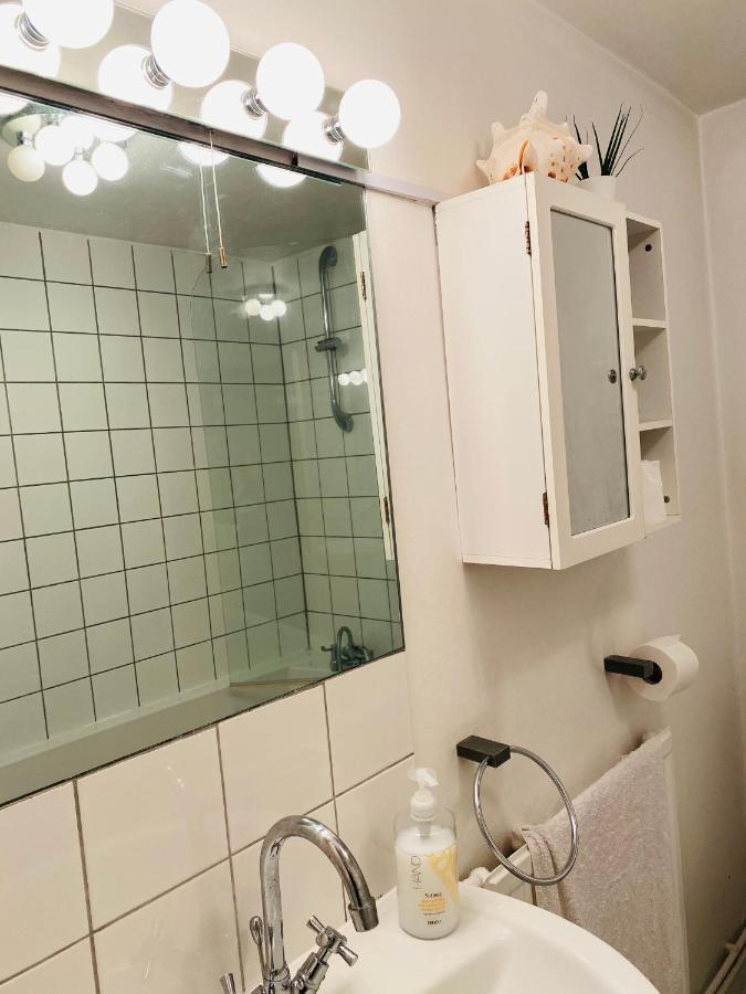 Apartment Stunning, Stylish Garden Flat In The Heart Of Wimbledon *