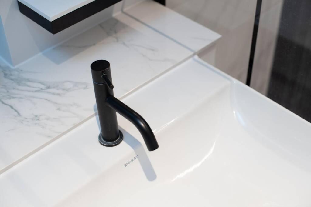 324 - Nell Gwynn House, Chelsea Apartment London