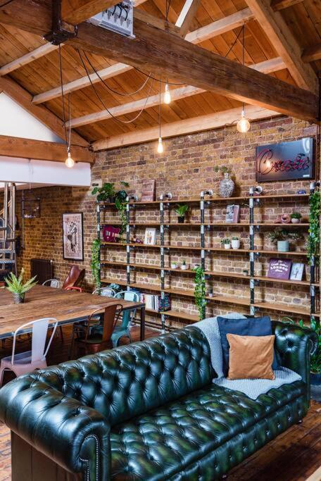 Penthouse Loft With Roof Terrace Not For Events Or Parties Appartement *