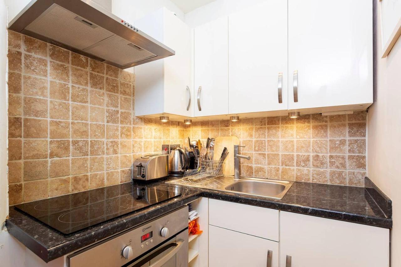 Charming Studio Near Clapham Common Apartment *