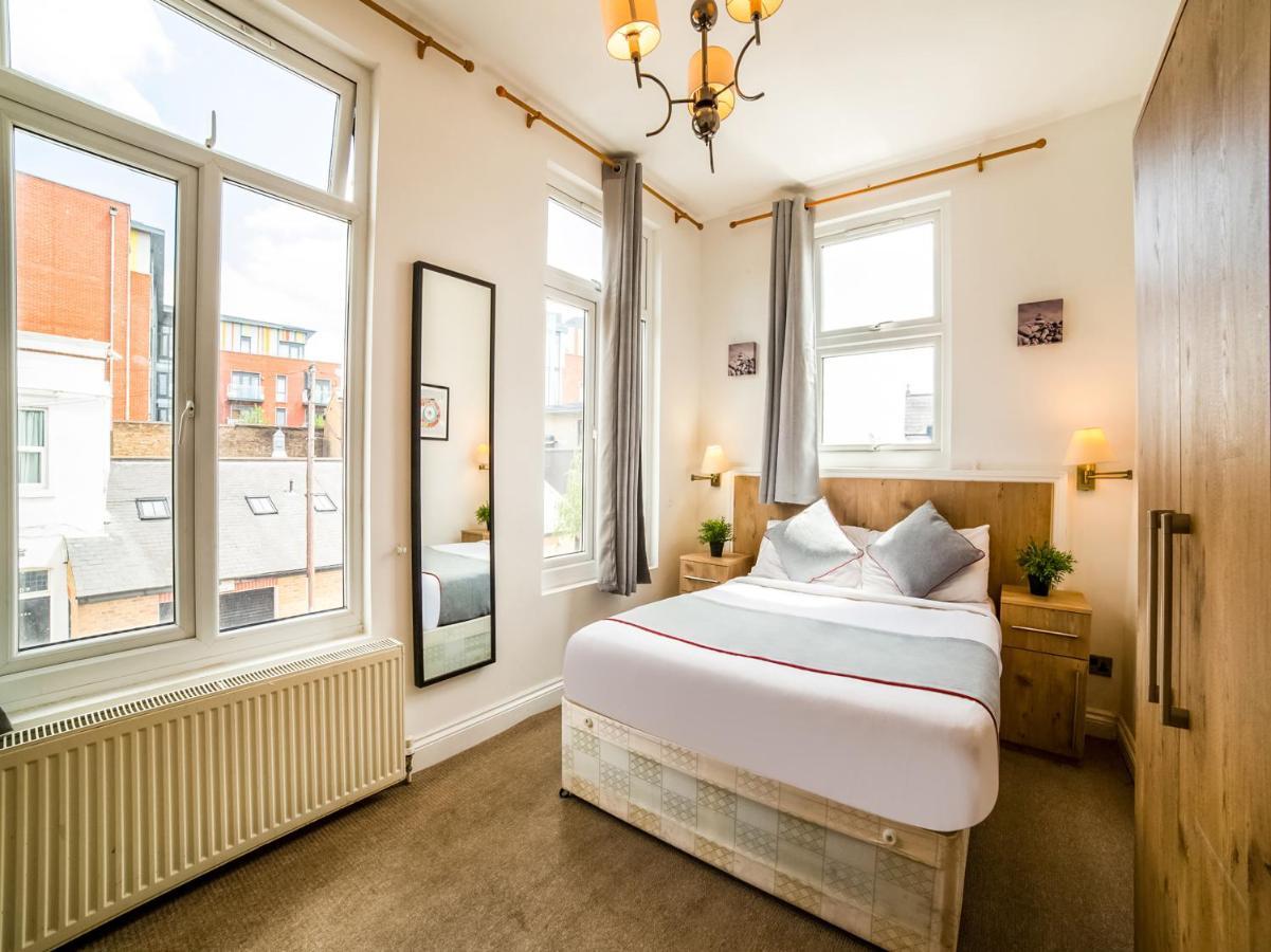 Oyo Tamtam Acton Hotel 3*